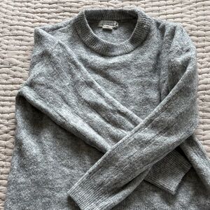 H&M Gray Crew Neck Sweater